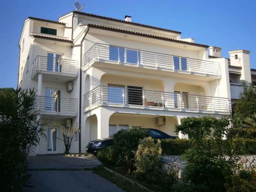 Apartments In Novi Vinodolski 15461